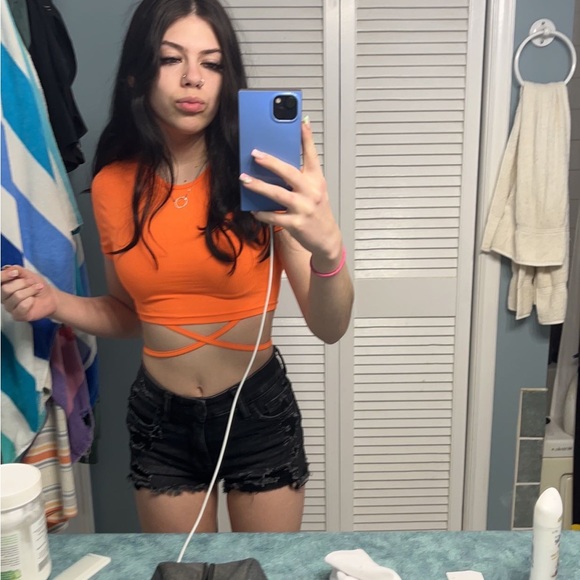 Meet your Posher, Kylie - Picture 1 of 1